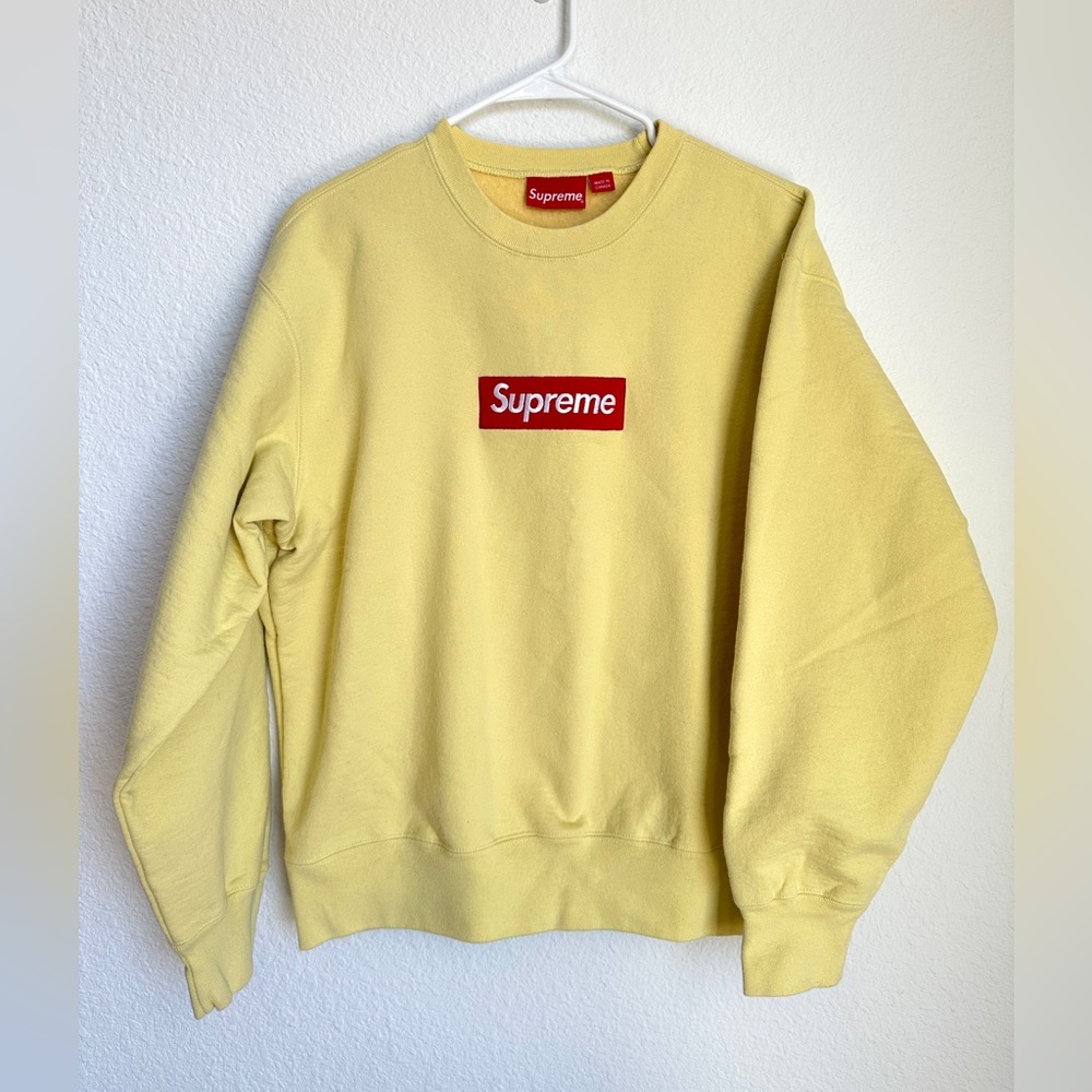Supreme Box Logo Crewneck (FW22) Pale‎ Yellow Medium NWOT